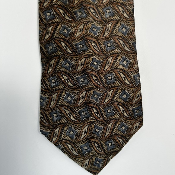 Bugatti Tie USA 100% Italian Silk Diamond Geometric Blue Tan Brown 58"x 4" - Picture 1 of 5